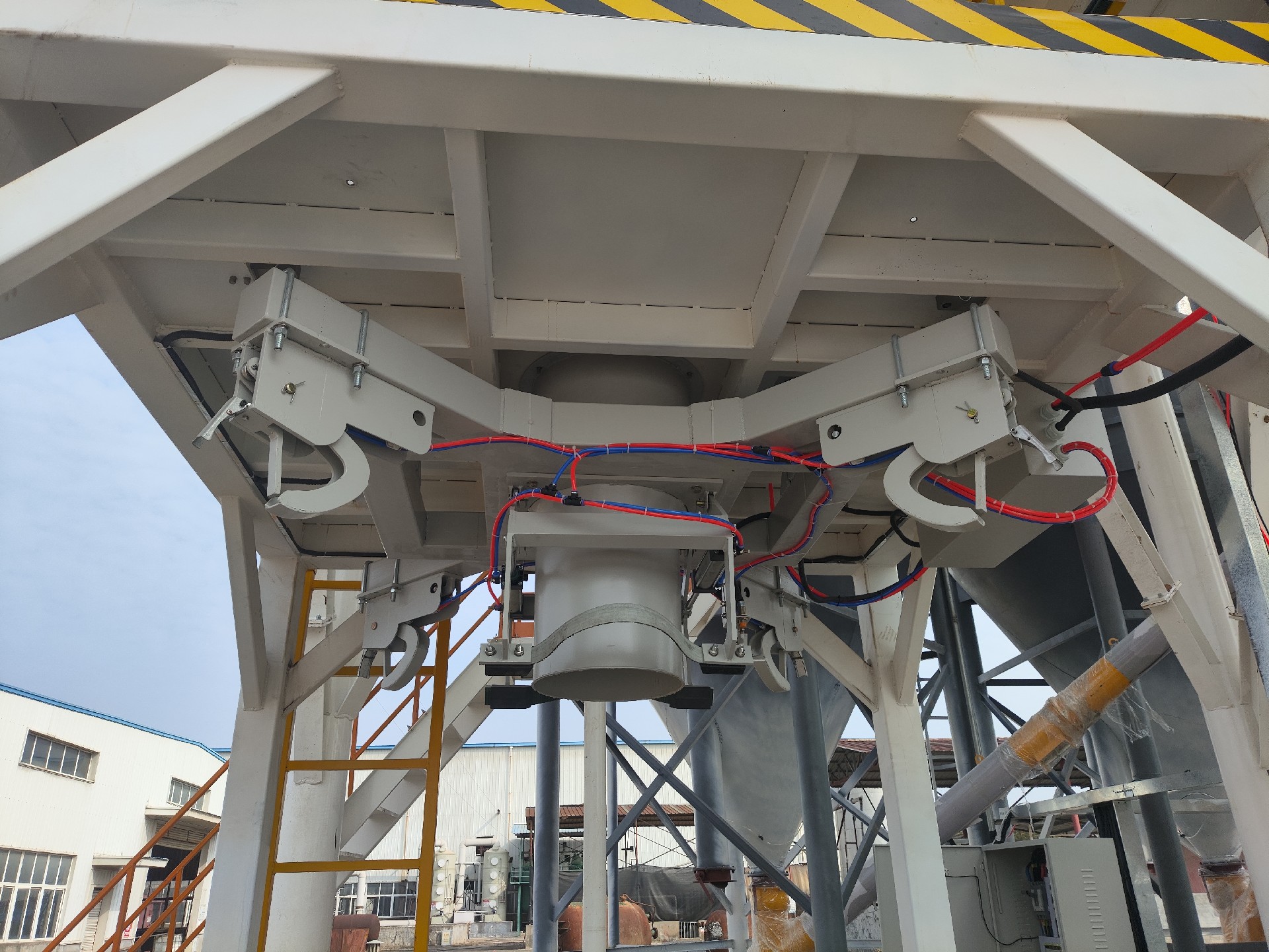 智能化危废固化设备怎么选？青岛迪拓环境以技术优势赋能固废处置新标准