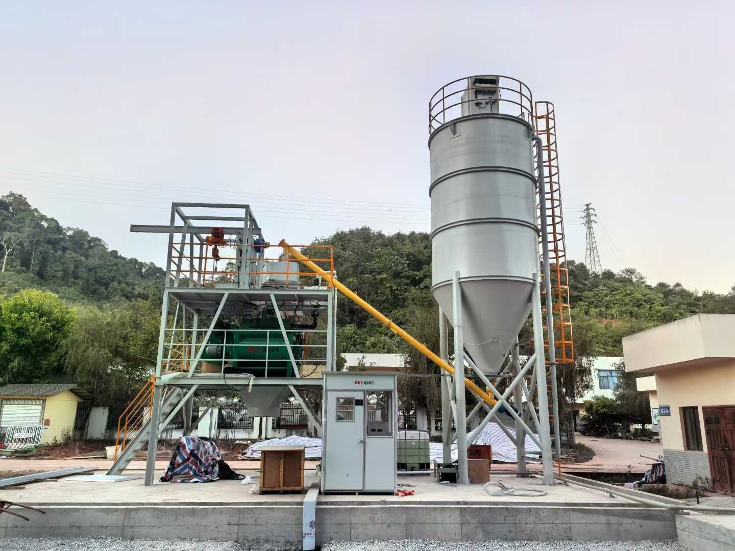 青岛迪拓：提供专业固废处理成套设备与飞灰固化稳定化系统解决方案
